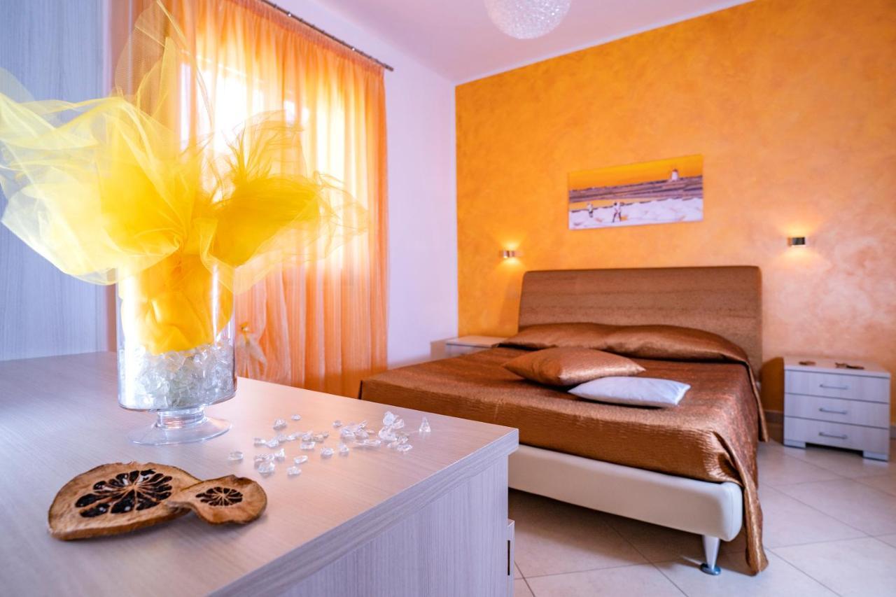 B&B Pietre Preziose Castelluzzo Bagian luar foto