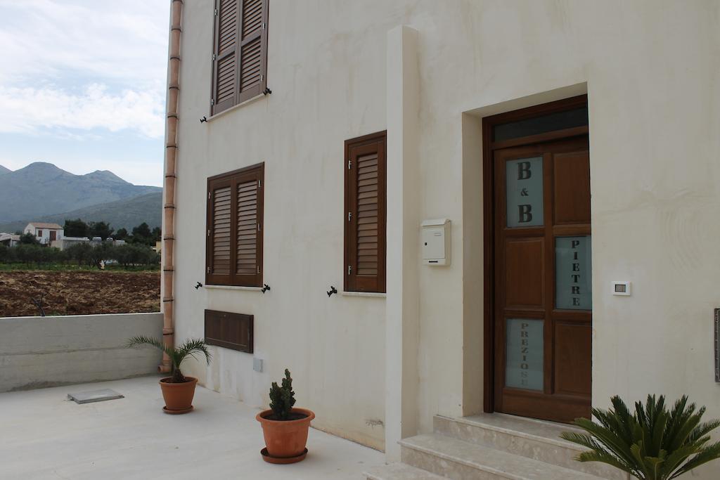 B&B Pietre Preziose Castelluzzo Bagian luar foto